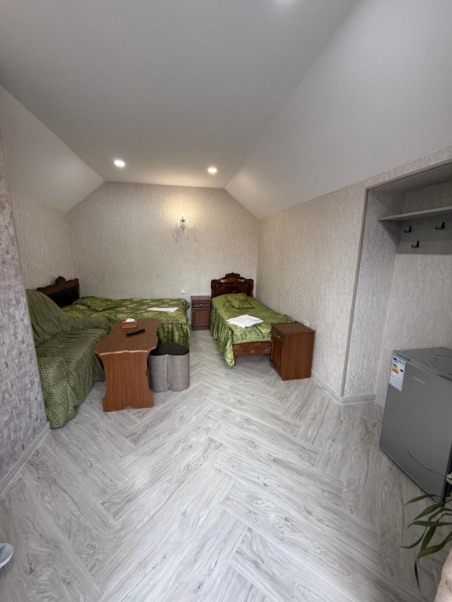 Narvar Hotel Goris Extérieur photo